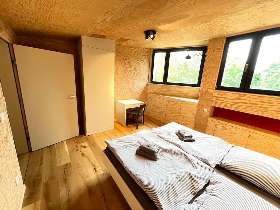 Grosse Wohnung Mit Loggia Templin Ngoại thất bức ảnh